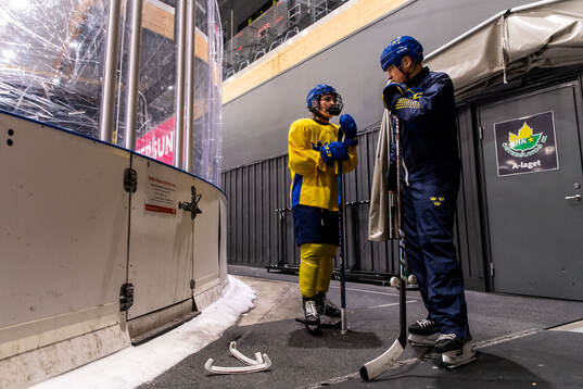Emma Rehn and head coach Andreas Karlsson of Sweden at a