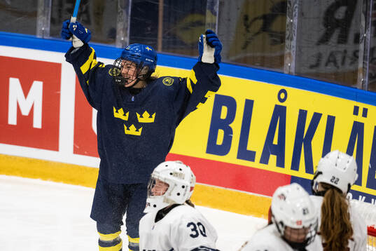 Emma Rehn celebrates