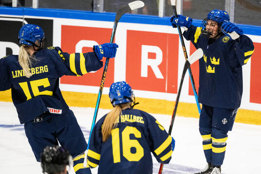 Emma Rehn celebrates