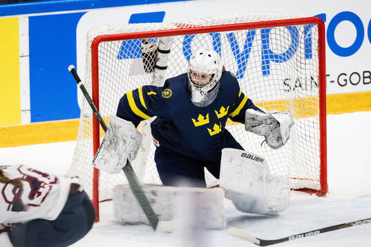 goaltender Ida Henriksson of Sweden