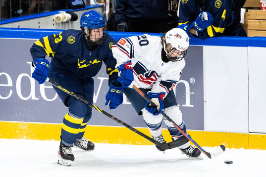 Isabelle Leijonhielm of Sweden and Ellah Hause of USA