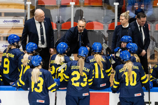 Assistant coach Ulf Hall, Head coach Andreas Karlsson and