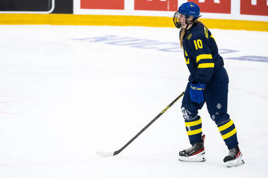 Linnea Natt och Dag of Sweden looks dejected