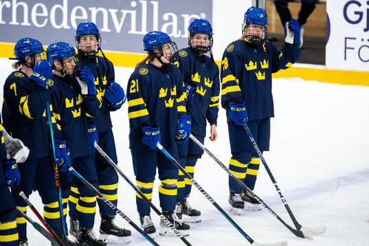Players of Sweden looks dejected