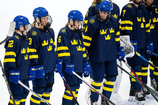 Players of Sweden looks dejected