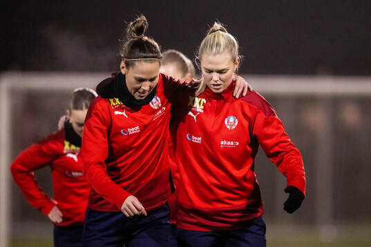 Josefine Wiksell och Julia Jonassen
