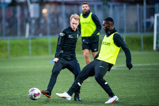David Edvardsson mot Kofi Fosuhene Asare