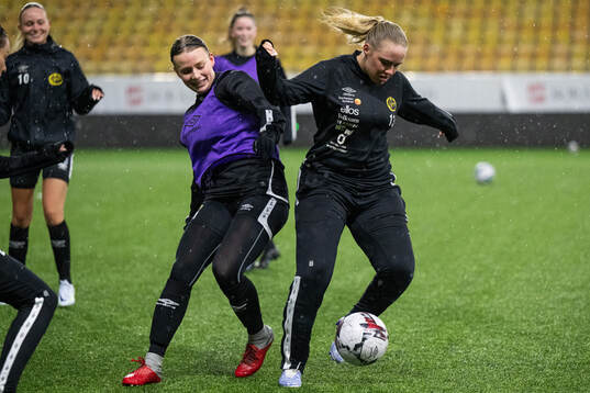 Leann Nyström och Evelina Brink
