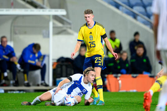 Santeri Väänänen of Finland and Alexander Bernhardsson