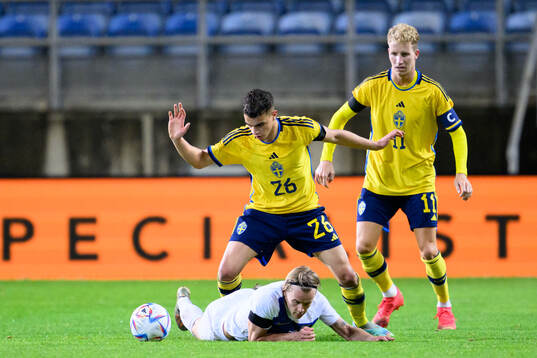 Santeri Väänänen of Finland and Yasin Ayari of Sweden