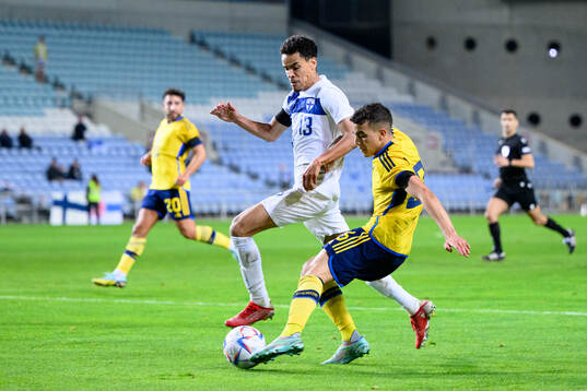Pyry Soiri of Finland and Yasin Ayari of Sweden