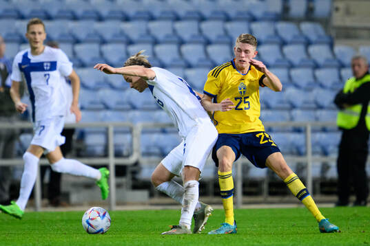 Santeri Väänänen of Finland and Alexander Bernhardsson