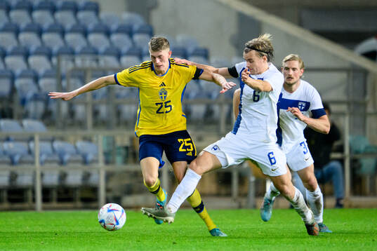 Alexander Bernhardsson of Sweden and Santeri Väänänen of