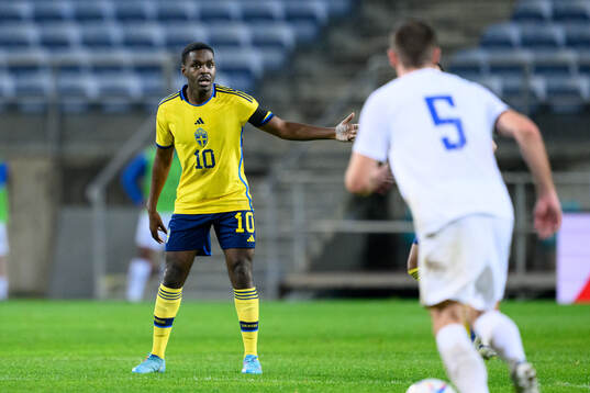 Joel Asoro of Sweden