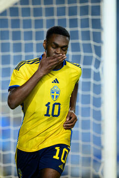 Joel Asoro of Sweden celebrates