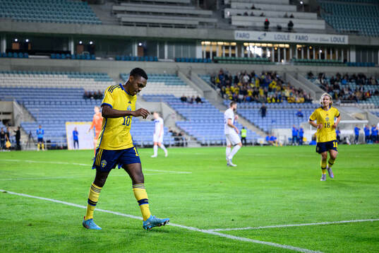 Joel Asoro of Sweden celebrates