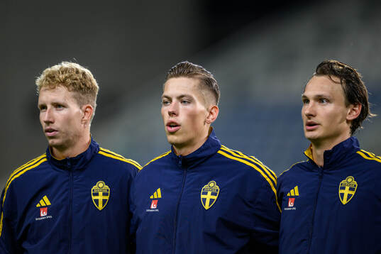 Samuel Gustafson, goalkeeper Leopold Wahlstedt and Hjalmar