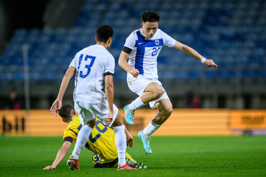 Yasin Ayari of Sweden and Kai Meriluoto of Finland