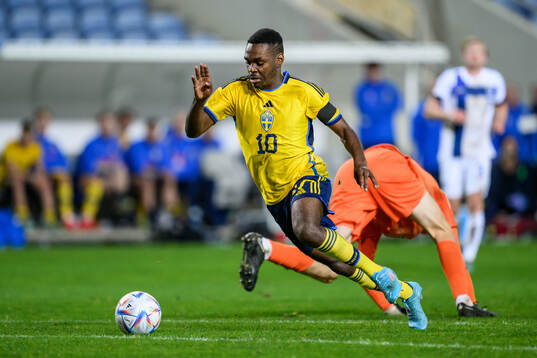 Joel Asoro of Sweden