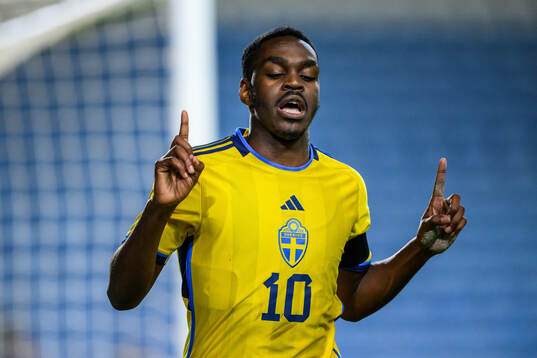 Joel Asoro of Sweden celebrates