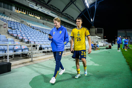 press officer Fredrik Madestam and Yasin Ayari of Sweden