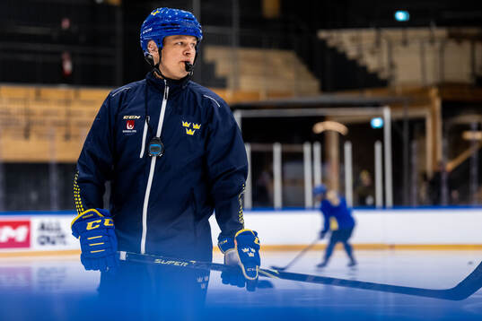 Head coach Andreas Karlsson of Sweden at a practice session