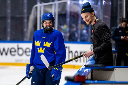 Linnea Natt och Dag and video analyst Erik Ladhe of Sweden