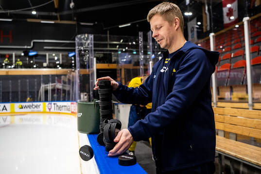 Equipment manager Jim Vennberg of Sweden at a practice