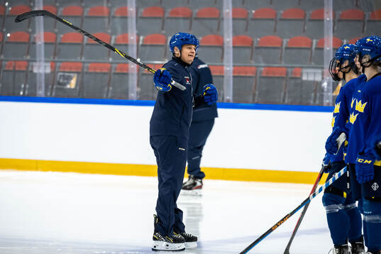 Head coach Andreas Karlsson of Sweden at a practice session