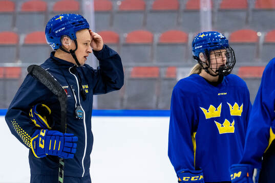 Head coach Andreas Karlsson of Sweden at a practice session