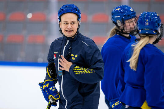 Head coach Andreas Karlsson of Sweden at a practice session