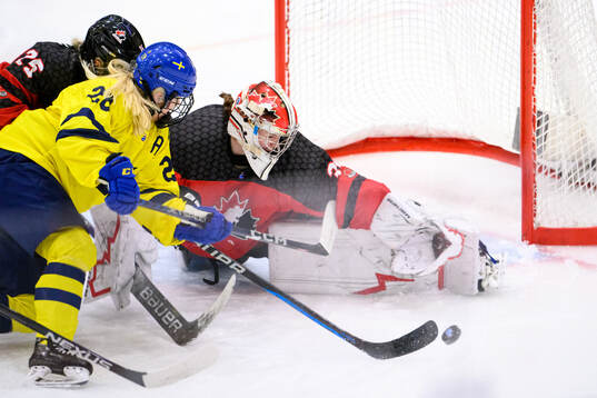 Bläddra bland fler bilder av 2023 IIHF U18 Women's World Championship, Day 2, Sweden - Canada