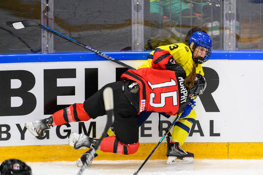 Ava Murphy of Canada and Mira Jungåker of Sweden