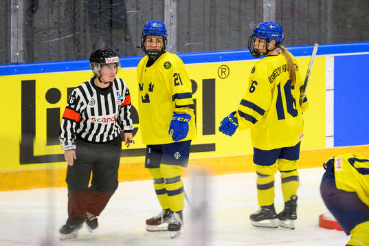 Emma Rehn and Emilia Bergeby Hallbeck of Sweden look