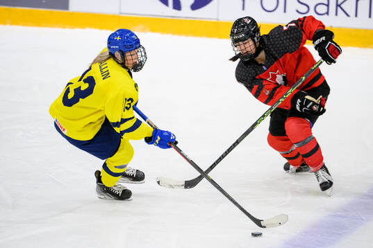 Mira Hallin of Sweden and Mackenzie Alexander of Canada