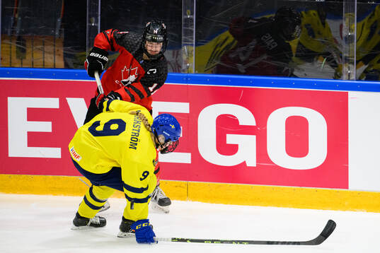 Emma Pais of Canada and Mira Markström of Sweden