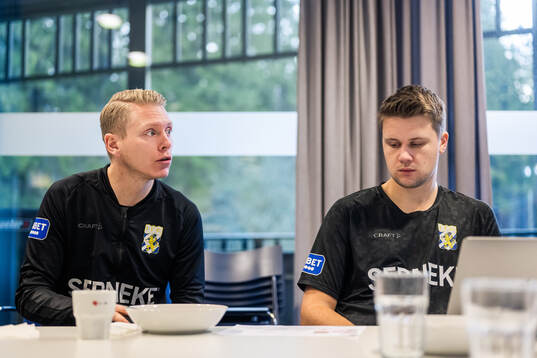 Fystränare Kalle Olsson och analytiker Fred Jähnke