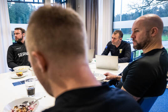 assisterande tränare William Lundin och tränare Mikael