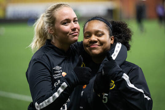 Evelina Brink och Vanessa Lopez