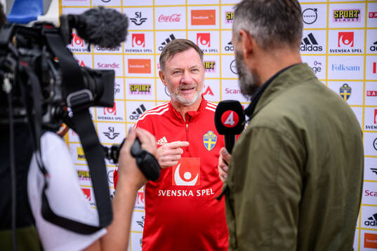 head coach Peter Gerhardsson of the Swedish women's