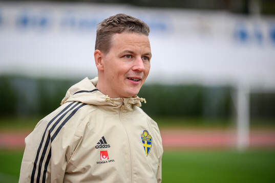 Goalkeeper coach Maths Elfvendal of the Swedish men's