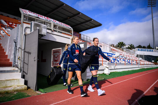 Jonna Andersson and Julia Roddar of the Swedish women's