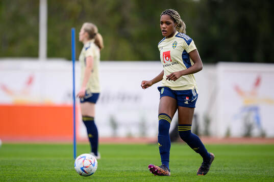 Evelyn Ijeh of the Swedish women's football national team