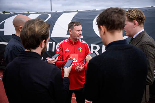 head coach Peter Gerhardsson of the Swedish women's