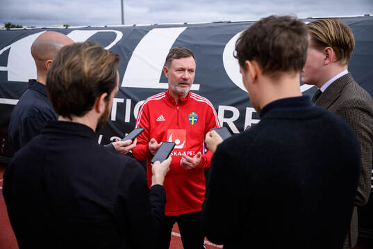 head coach Peter Gerhardsson of the Swedish women's