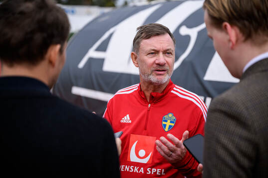 head coach Peter Gerhardsson of the Swedish women's