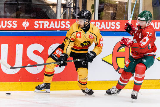 Einar Emanuelsson of Luleå and Andreas Borgman of Frölunda