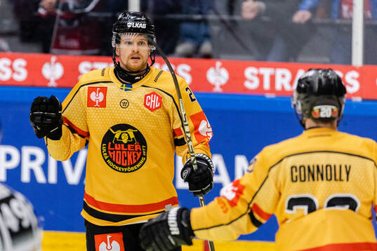 Brendan Shinnimin of Luleå celebrates