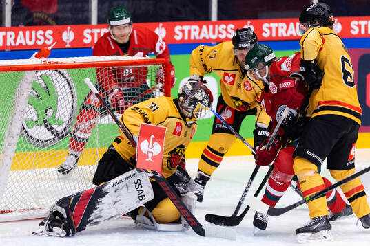 Goalkeeper Matteus Ward with a save