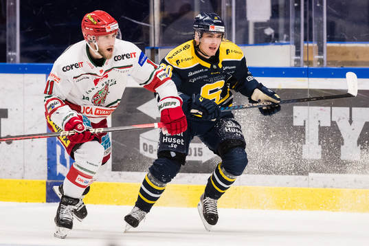 Modos Josef Ingman och Södertäljes Nikola Pasic